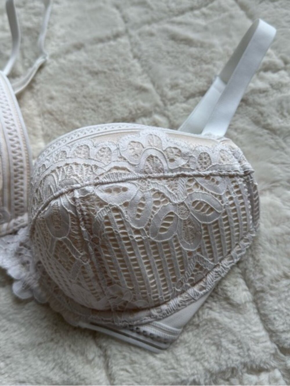 ASOS X Figleaves | Cream Harper Lace Plunge Bra | Size 32F - Picture 6 of 14